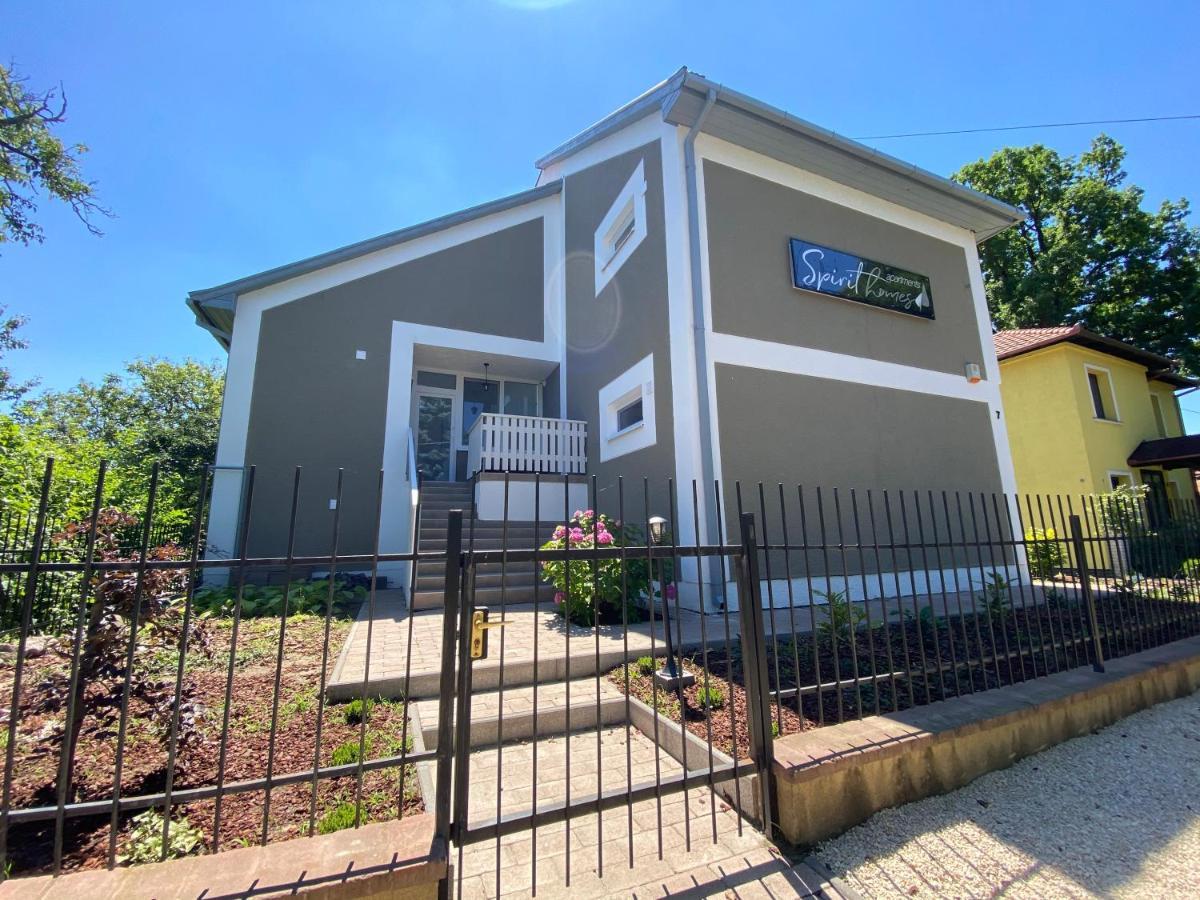 Orosháza Spirit Homes Apartments מראה חיצוני תמונה