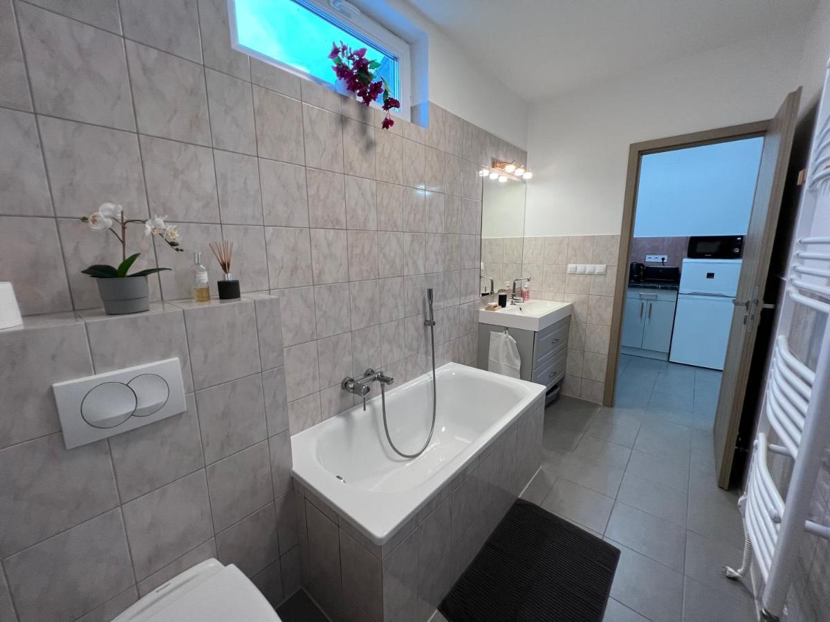 Orosháza Spirit Homes Apartments מראה חיצוני תמונה